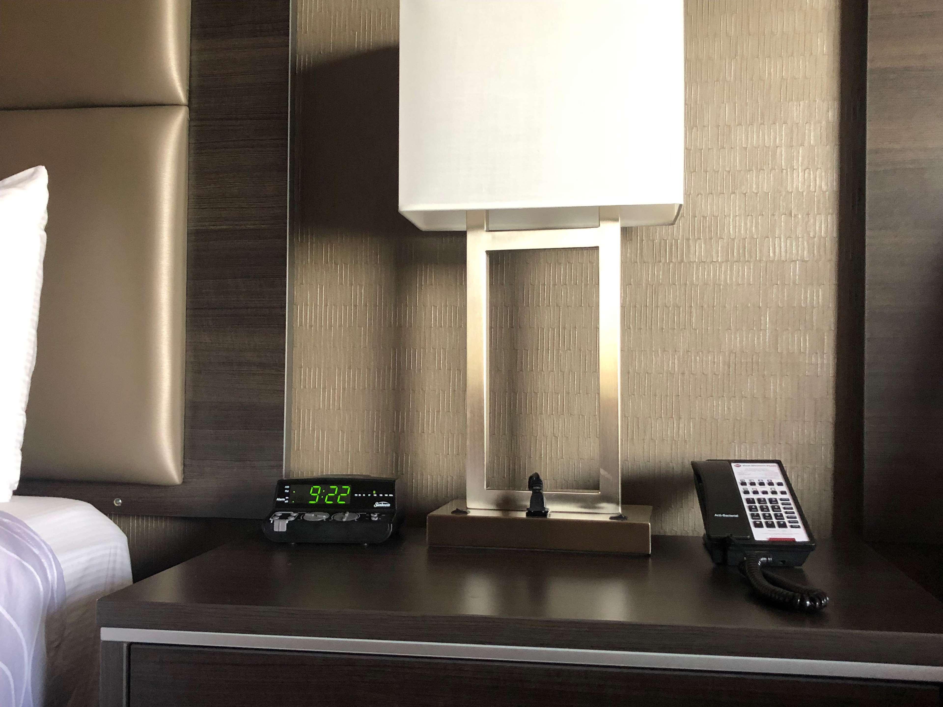 ווינדזור Best Western Plus Waterfront Hotel מראה חיצוני תמונה