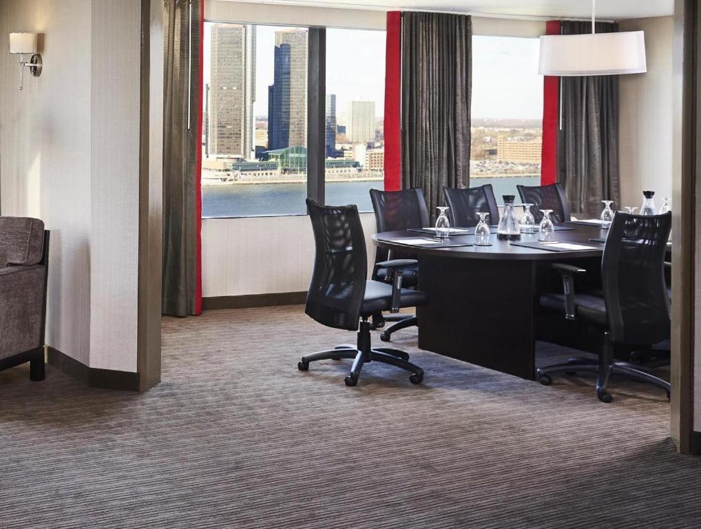 ווינדזור Best Western Plus Waterfront Hotel מראה חיצוני תמונה